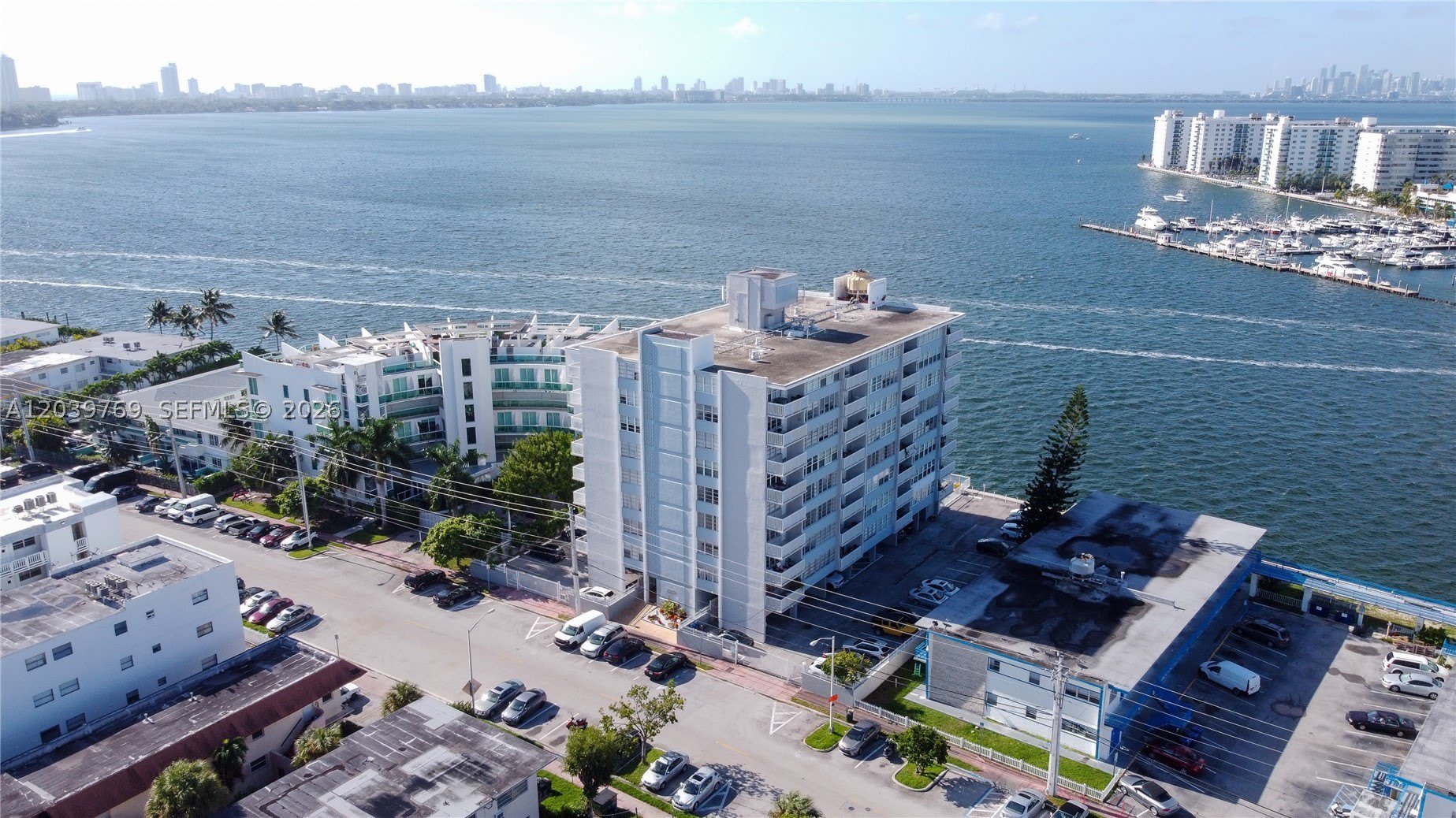 2016 Bay Dr – photo 1