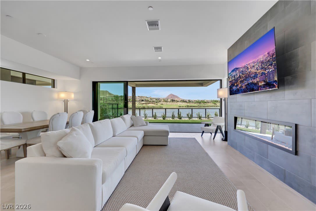 66 Lakefront Drive – photo 1