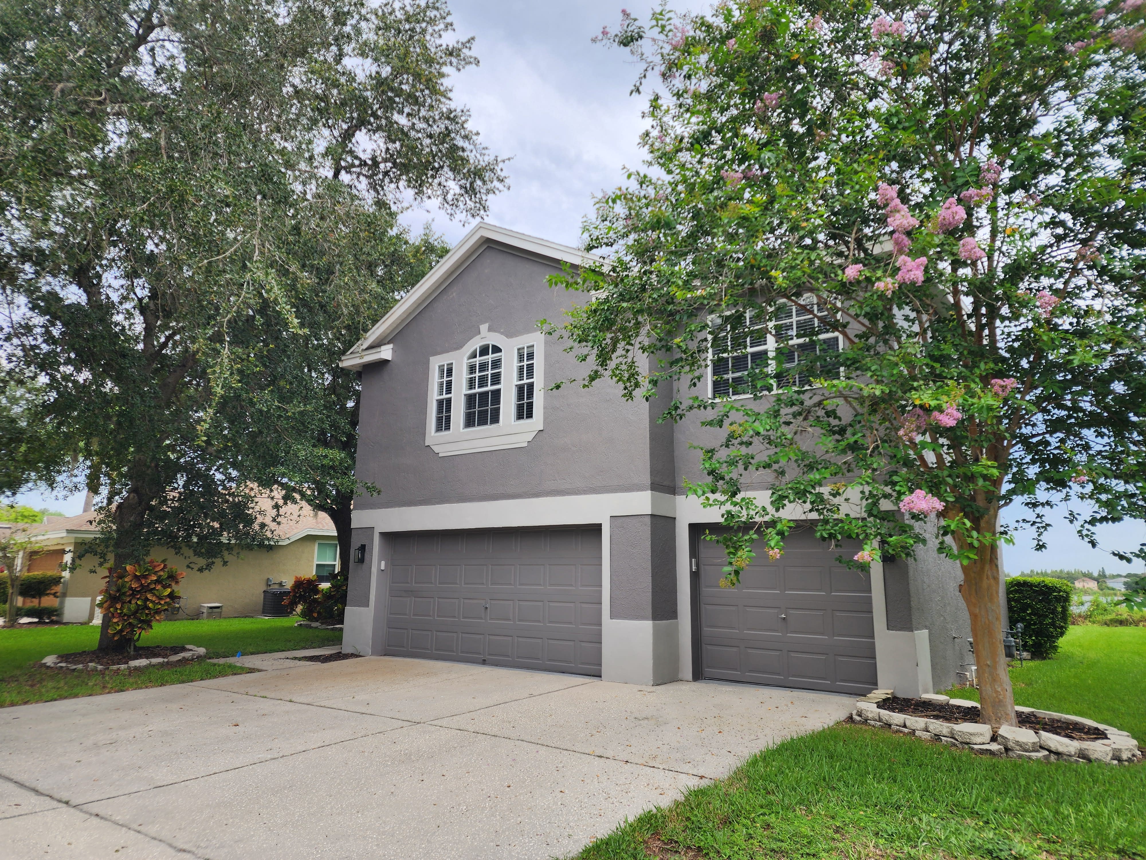 7215 Colonial Lake Dr – photo 1