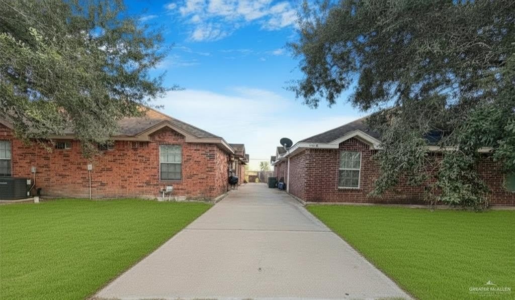 1308 W Prosperity Drive – photo 1 of 84