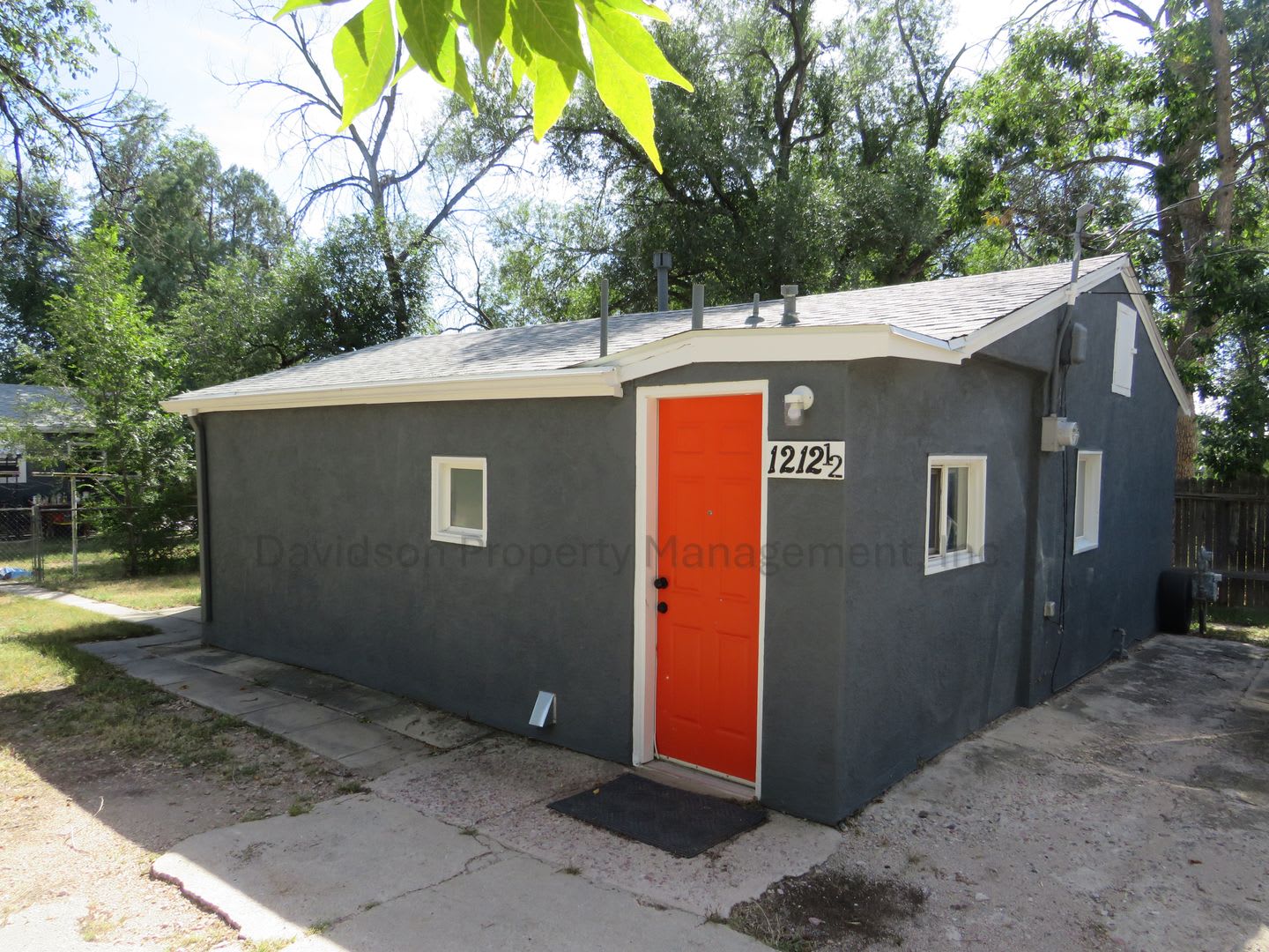 Updated Cottage Centrally Located Near The Olympic Training Center – photo 1
