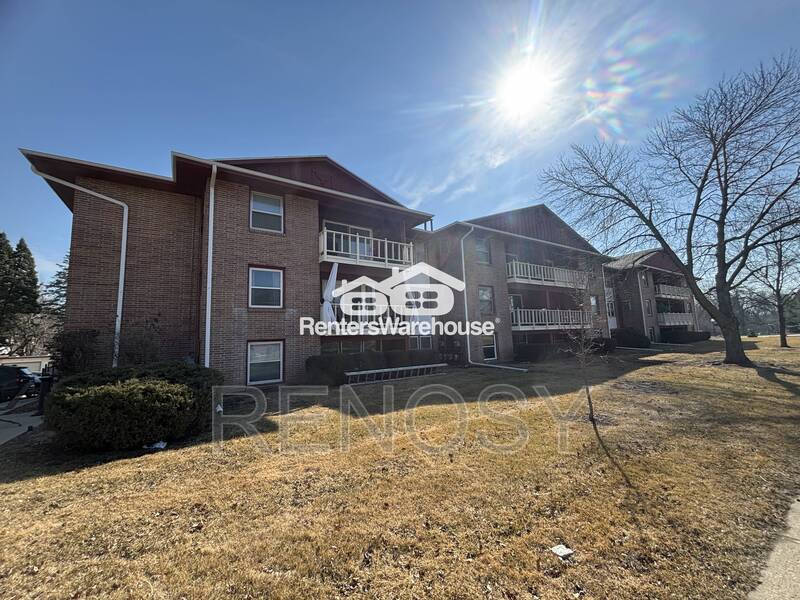 7815 Douglas Ave – photo 1 of 181