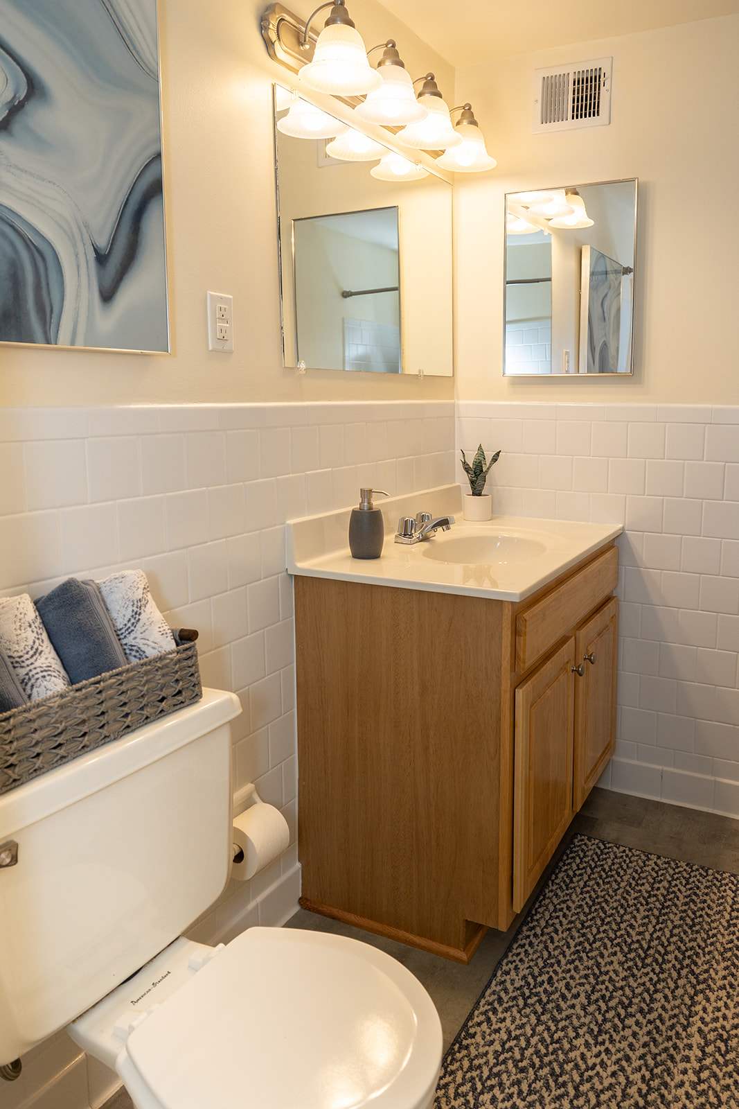 Hyde Park Apartments – photo 1 of 7