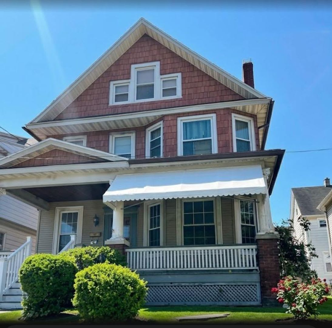 308 North Blakely Street – photo 1 of 37