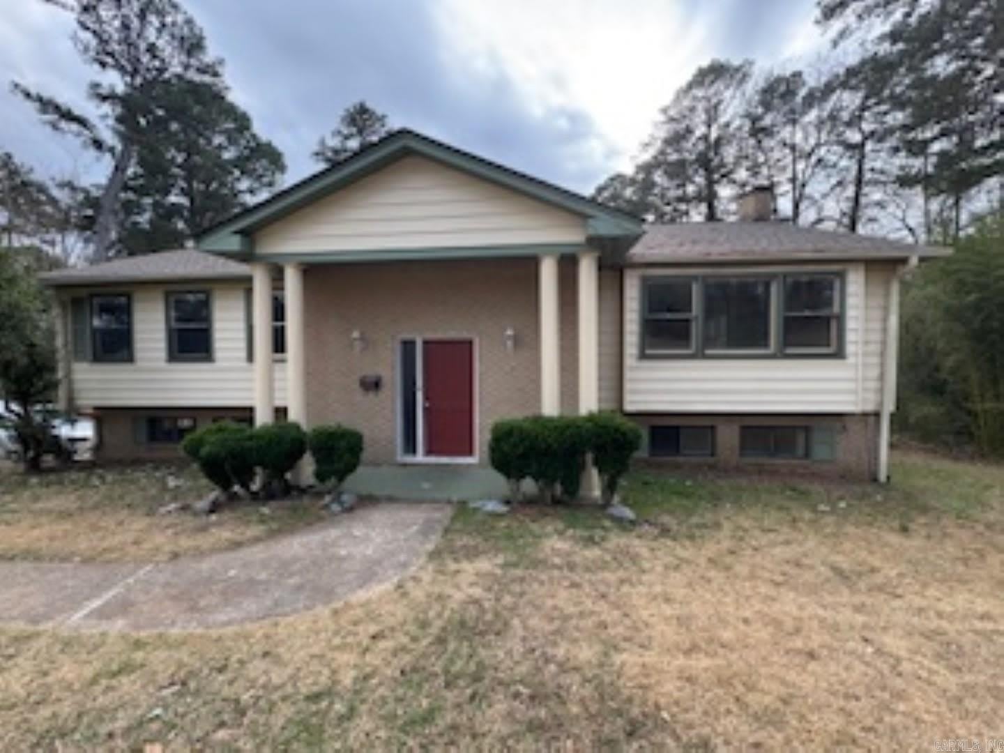 980 Woodcrest – photo 1 of 29