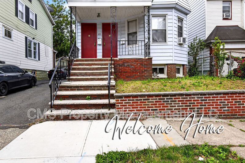 49 Welland Avenue – photo 1