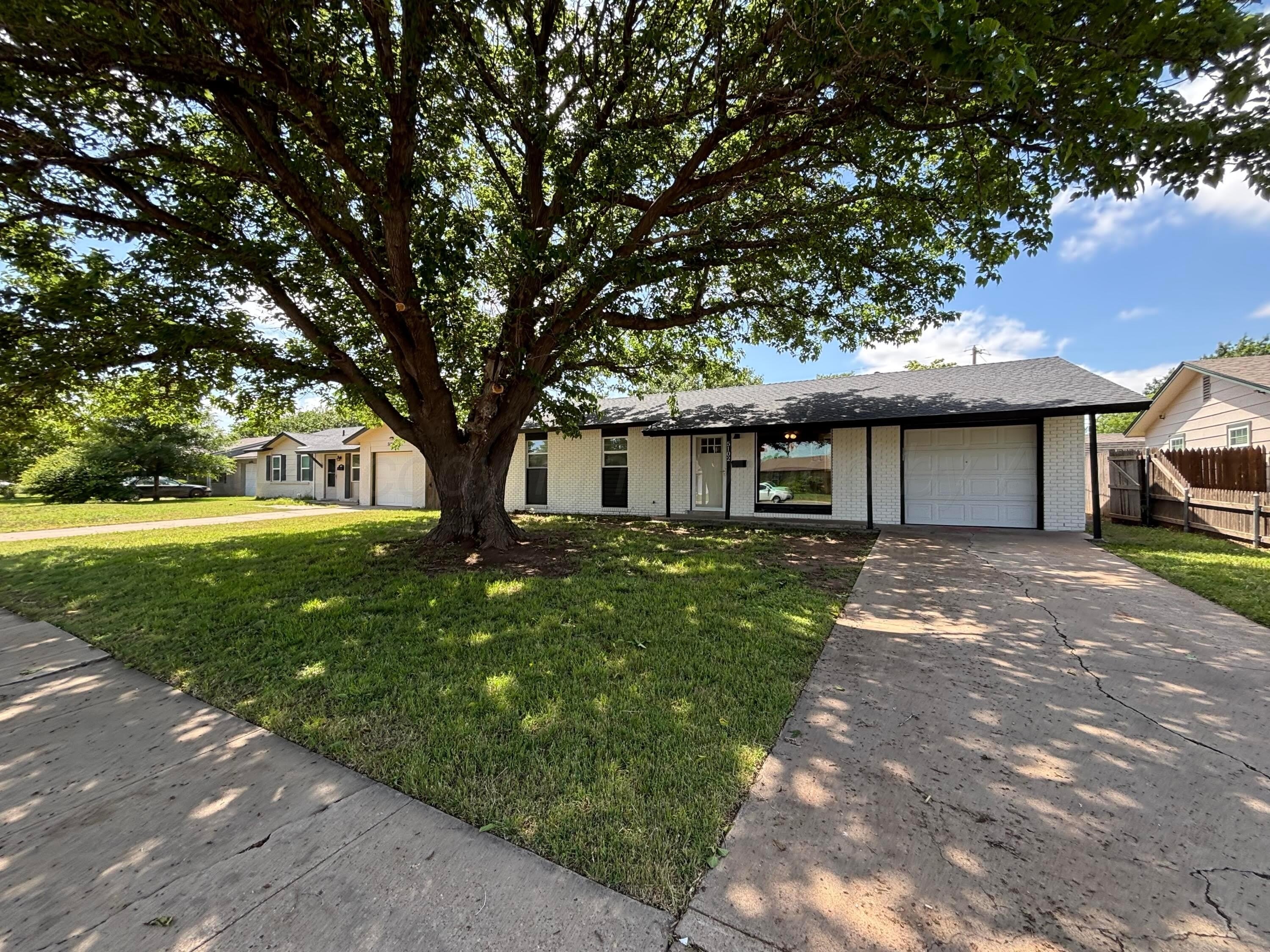5102 BENTON Drive – photo 1