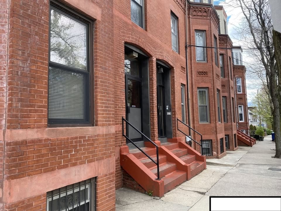 81 Perkins St – photo 1 of 35
