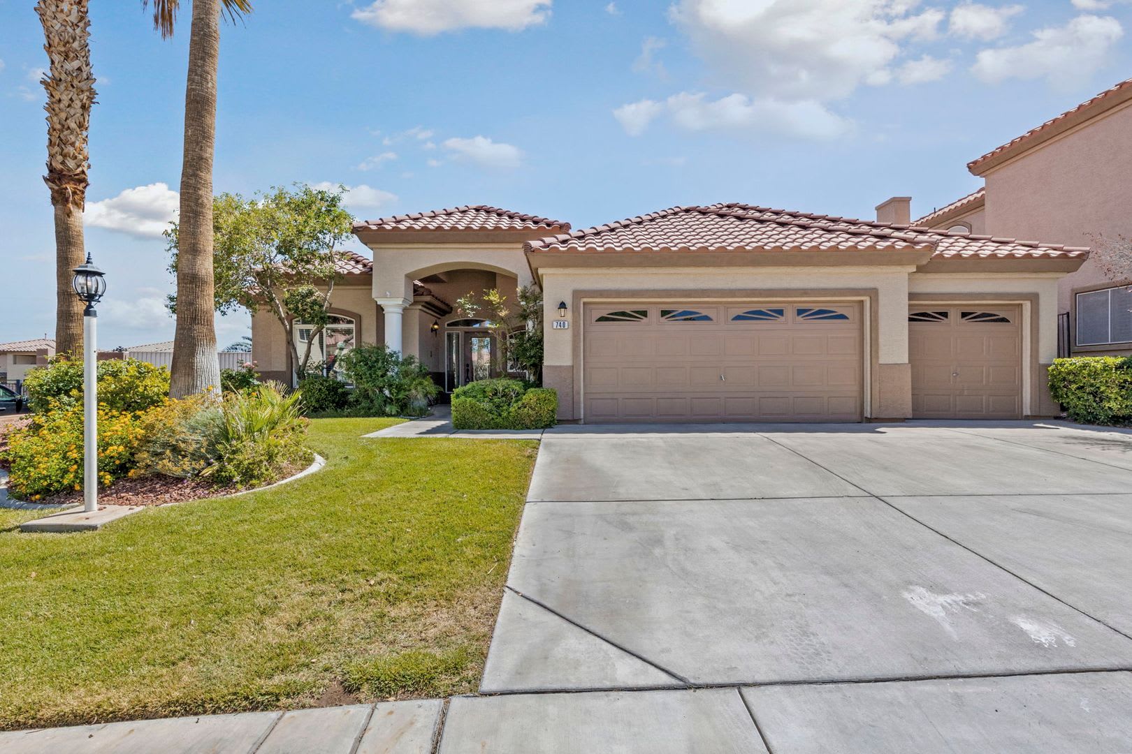4 BEDROOM 2 BATH HOME GATED W/POOL & SPA R/V PARKING – photo 1