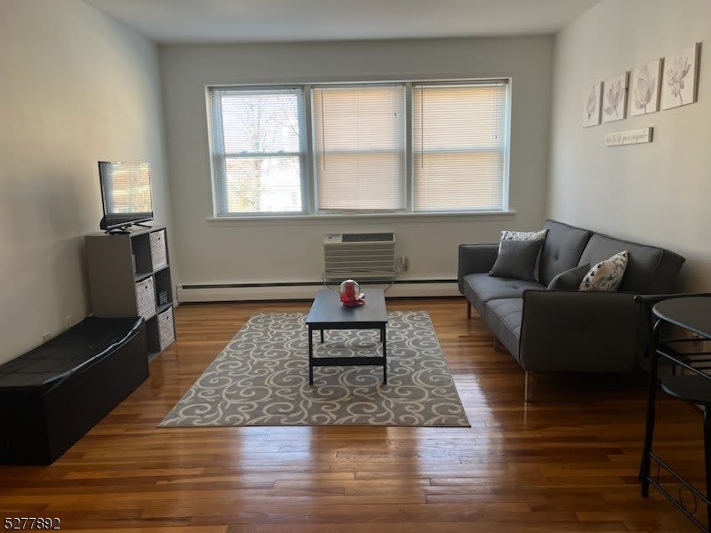 123 Milligan Pl – photo 1 of 5