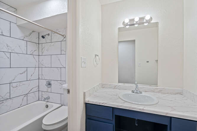 1397 Laredo St. 102 – photo 1