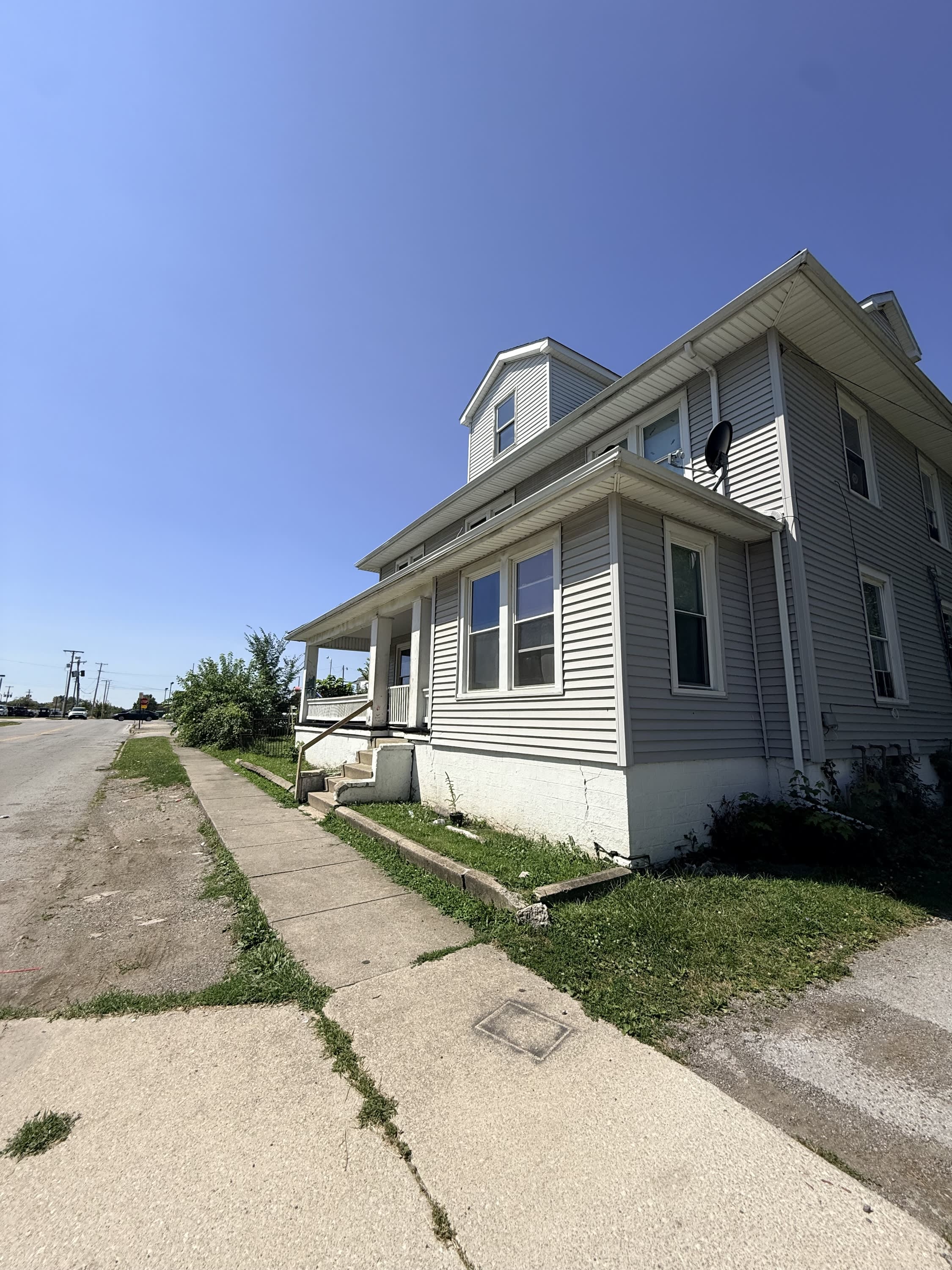 319 1/2 N McDonel St – photo 1 of 9