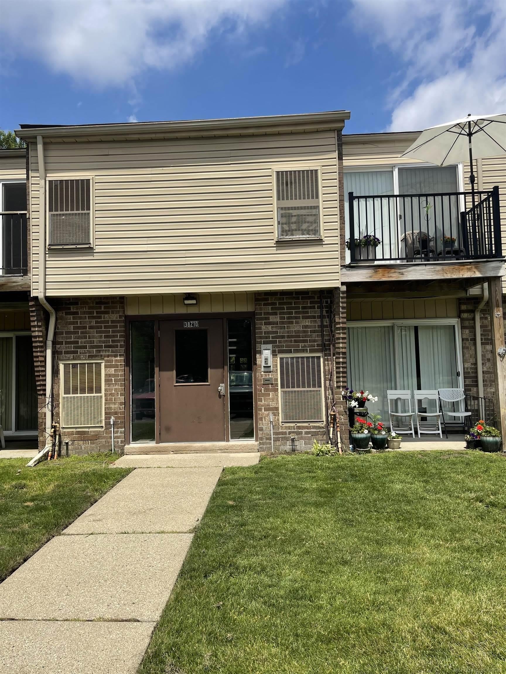 38210 Fairway Court – photo 1 of 13