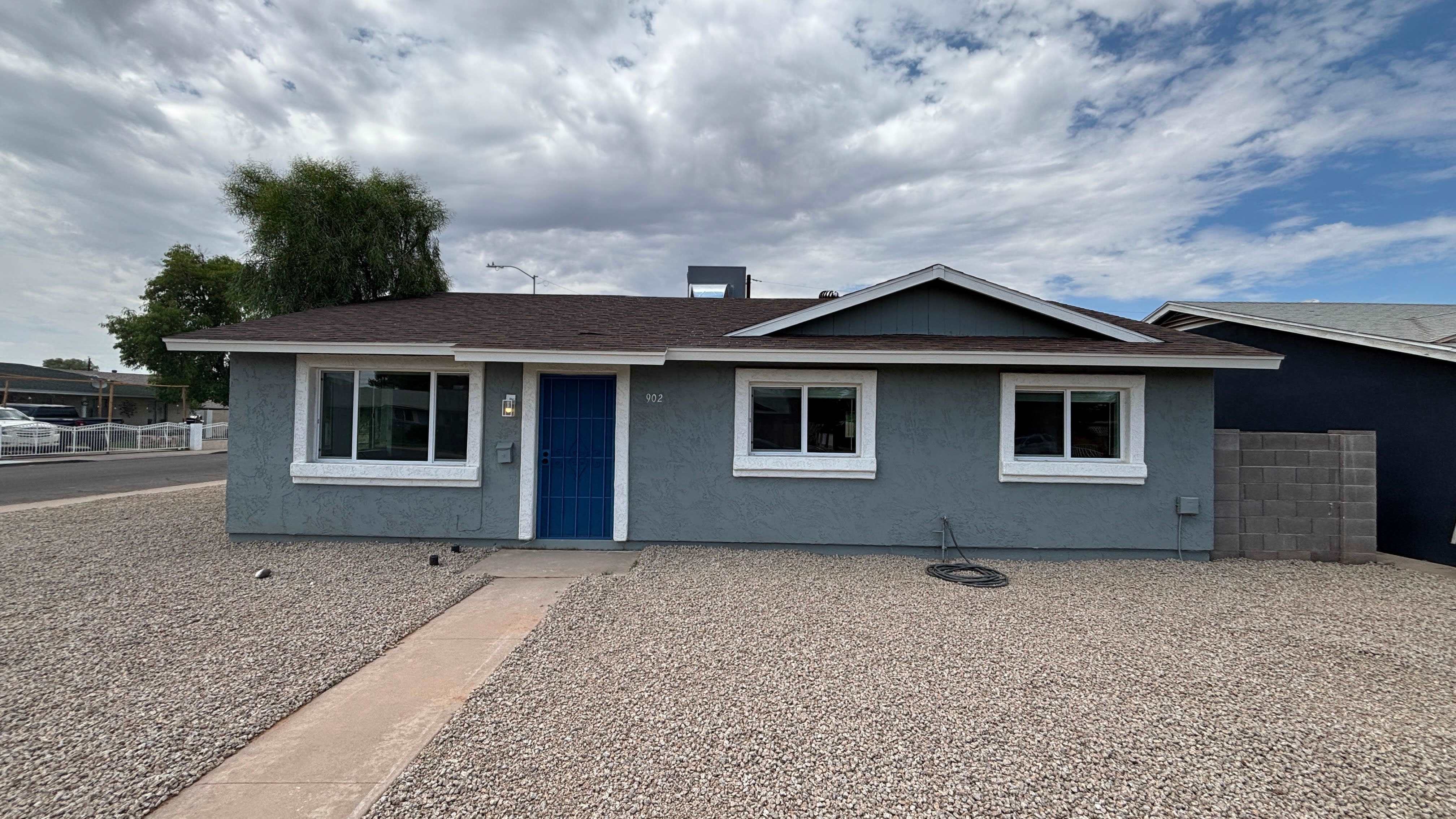 902 E 8th Ave – photo 1