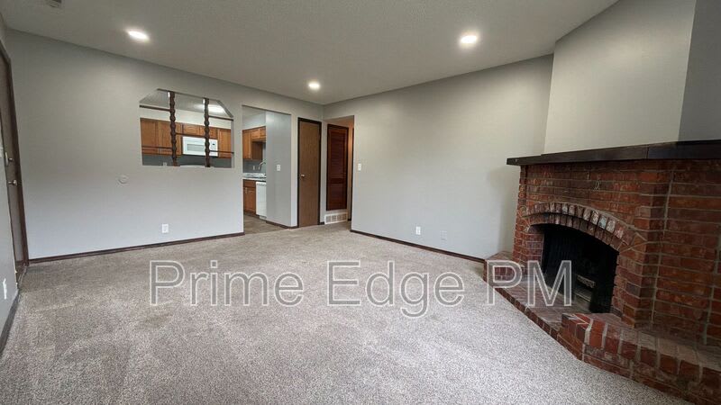 4521 Madison Avenue – photo 1
