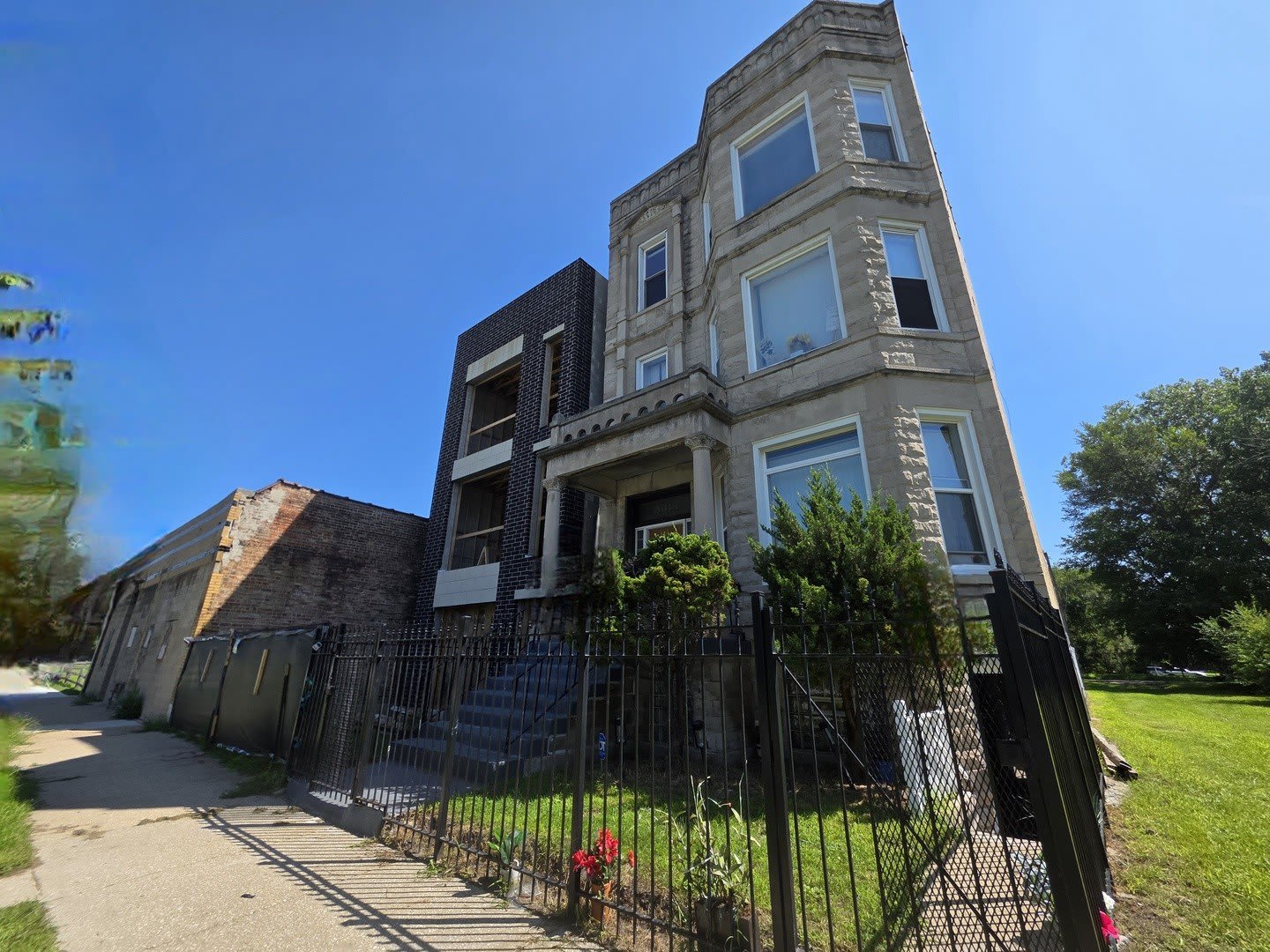 5319 S Indiana Avenue – photo 1