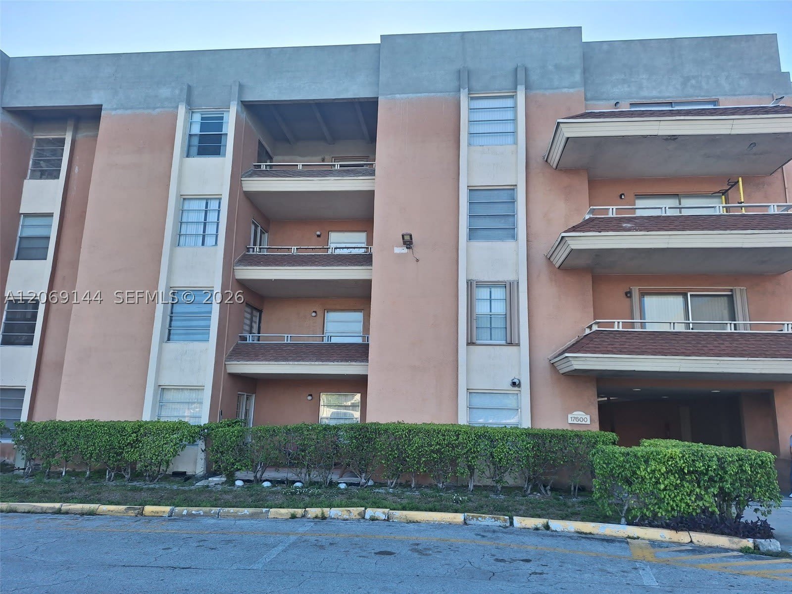 17600 NW 68th Ave – photo 1