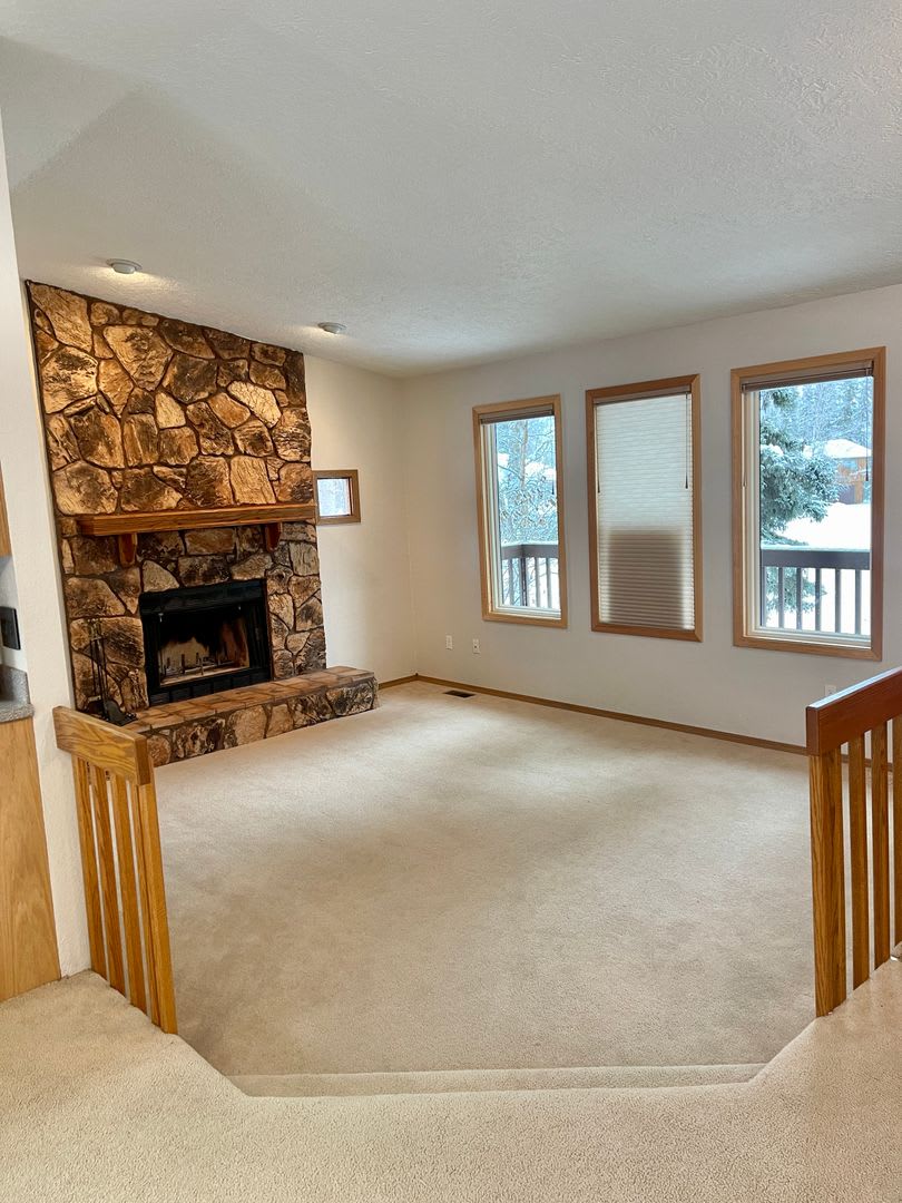 3 bed/2.75 bath House Eagle River – photo 1