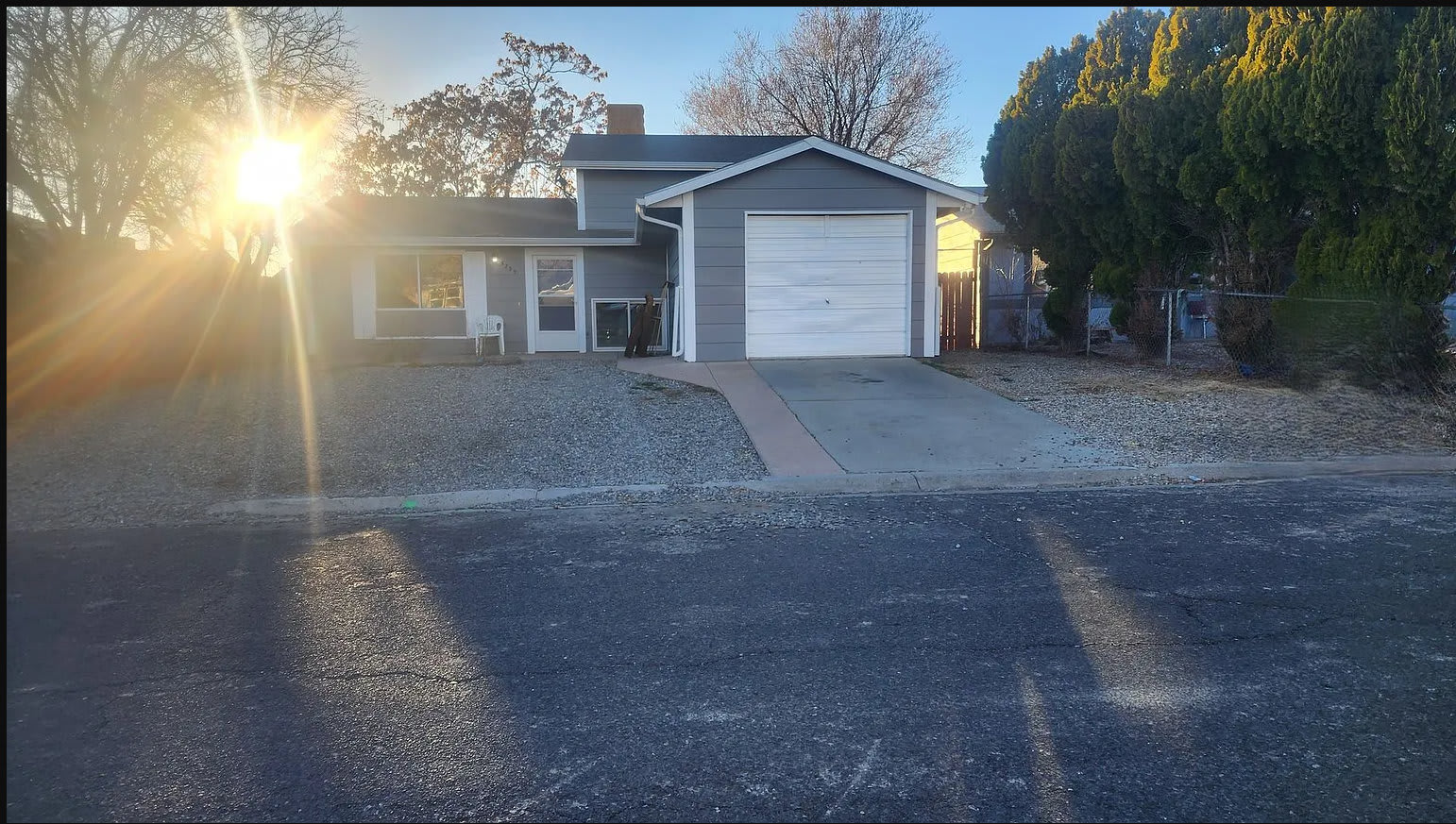 523 1/2 Gardner Way – photo 1 of 8