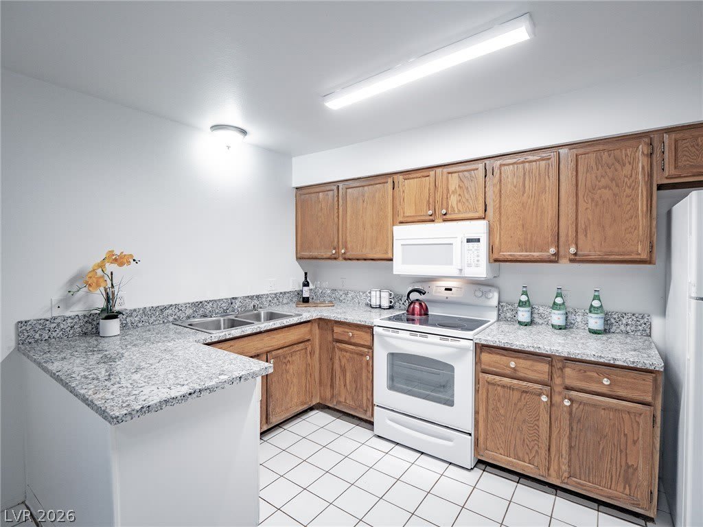 825 Hedge Way – photo 1