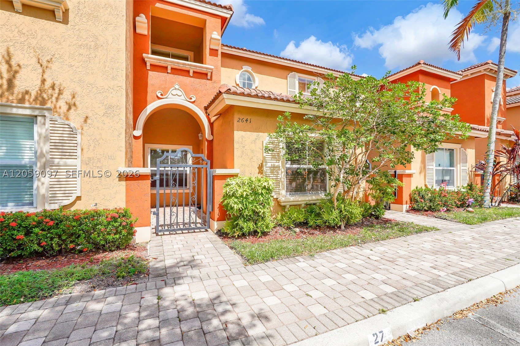 2641 SW 120th Ter – photo 1