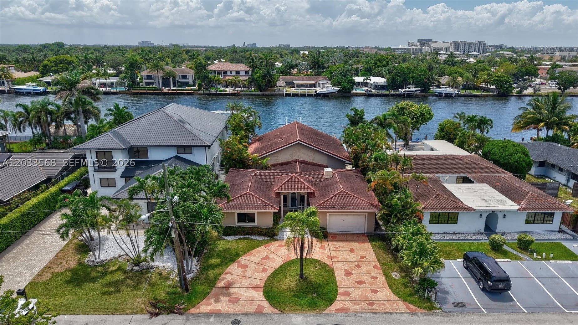 317 S Riverside Dr – photo 1 of 22