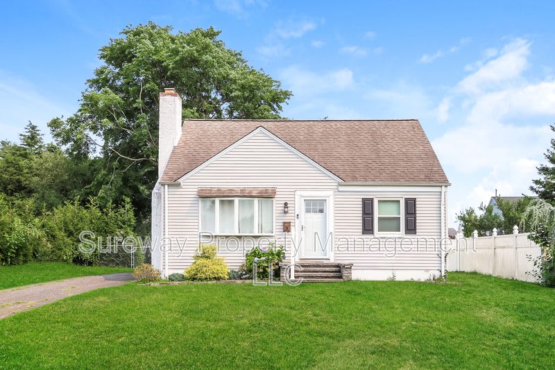 3 Dewar Dr – photo 1 of 15