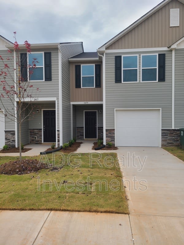 1459 Cypress Loop – photo 1 of 8