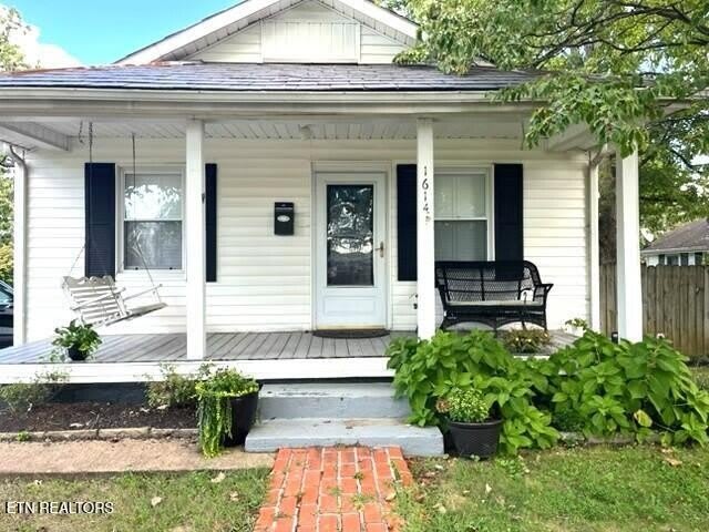 1614 Lodge St – photo 1 of 11