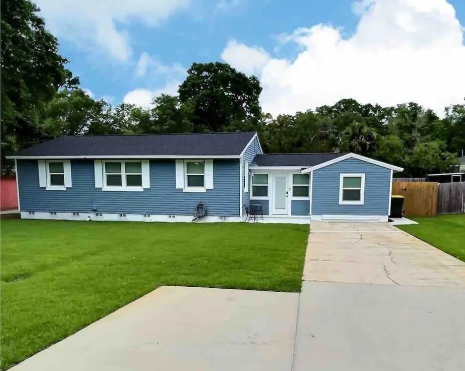236 Ne Beachview Dr – photo 1