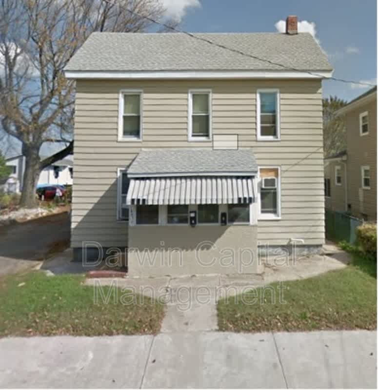 1201 N. Commerce Street – photo 1 of 9