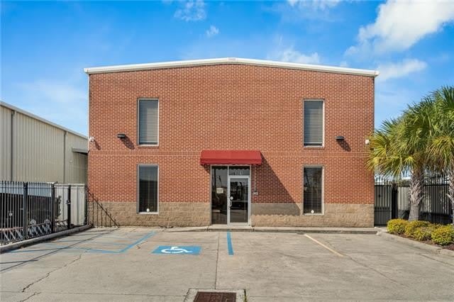 3821 DAY Street – photo 1 of 25