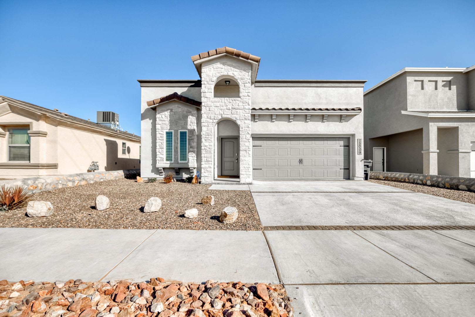 Eastside area for Short or Long Term Rental(Completely Furnished) Beautiful 4 bed/2 baths – photo 1
