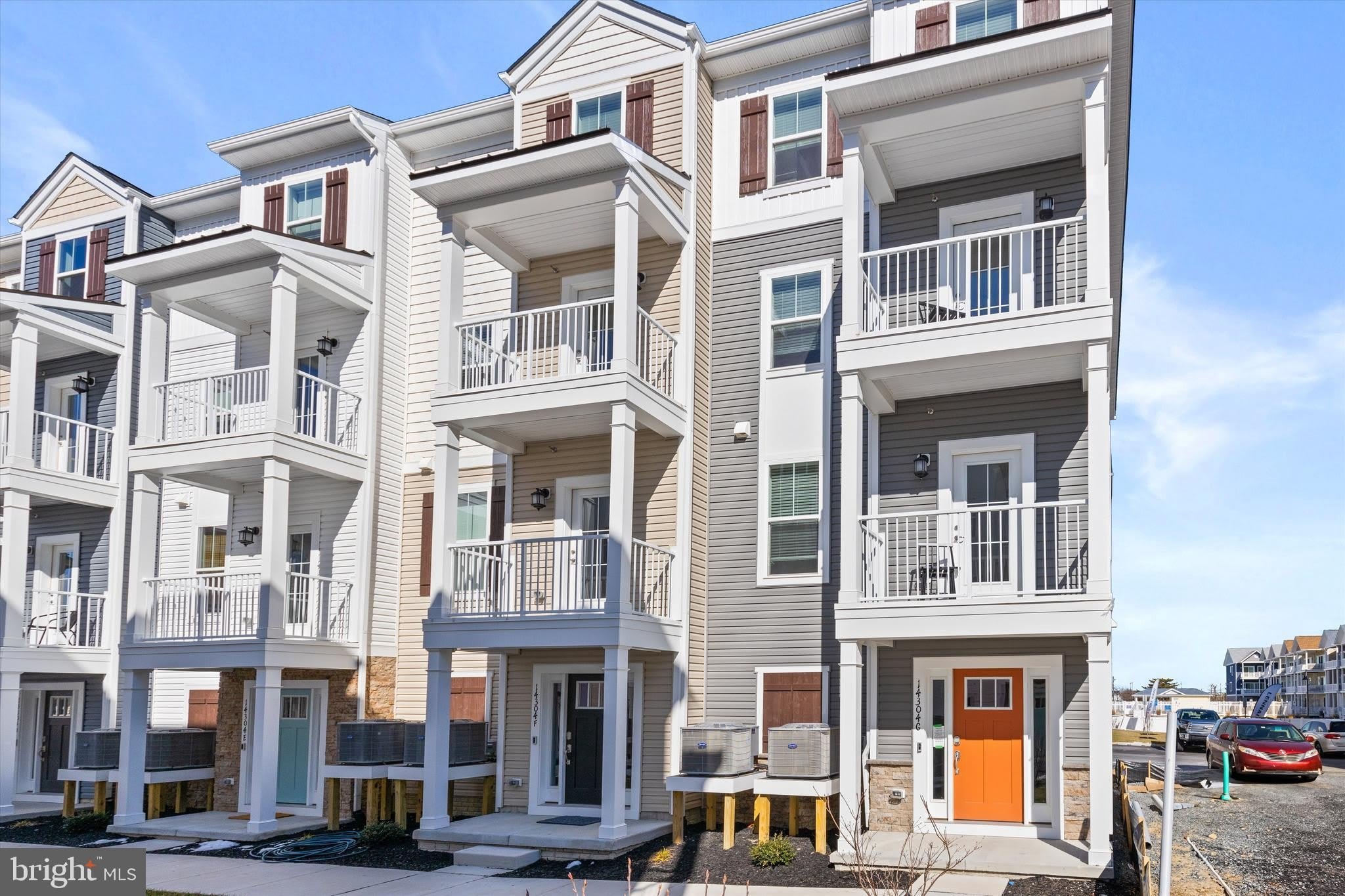 14304 SINEPUXENT Avenue – photo 1 of 41