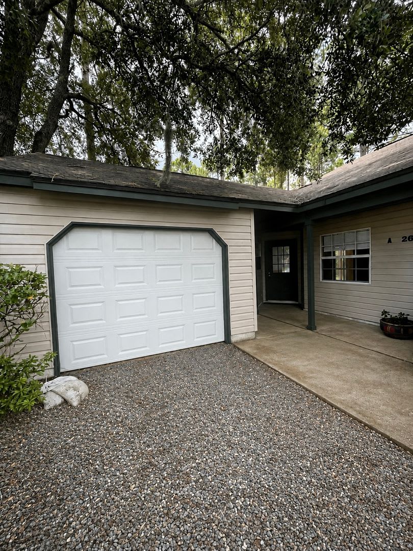 2 Bedroom 1 Bath And 1 Car Garage Cute Duplex – photo 1
