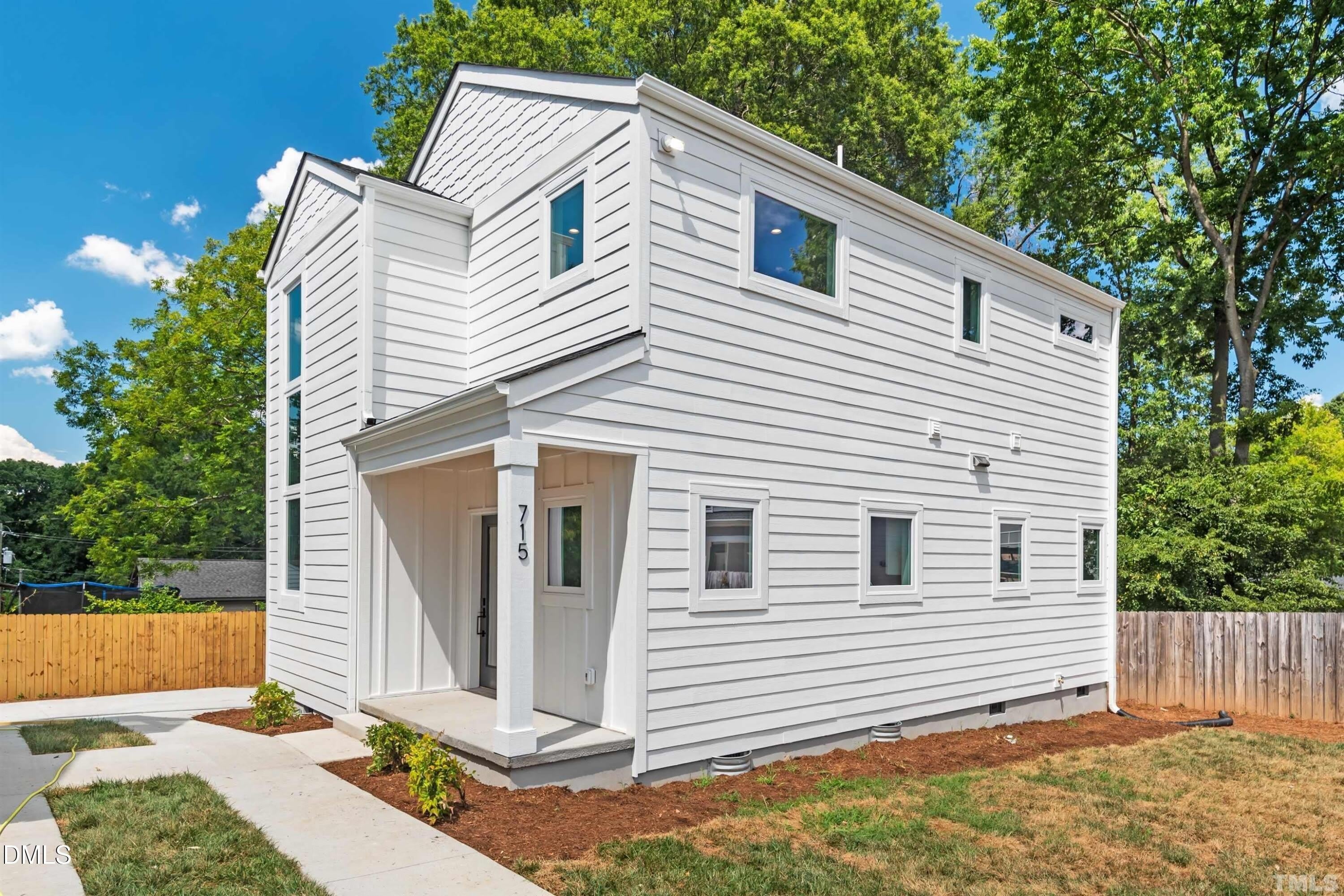 715 Drew Street – photo 1