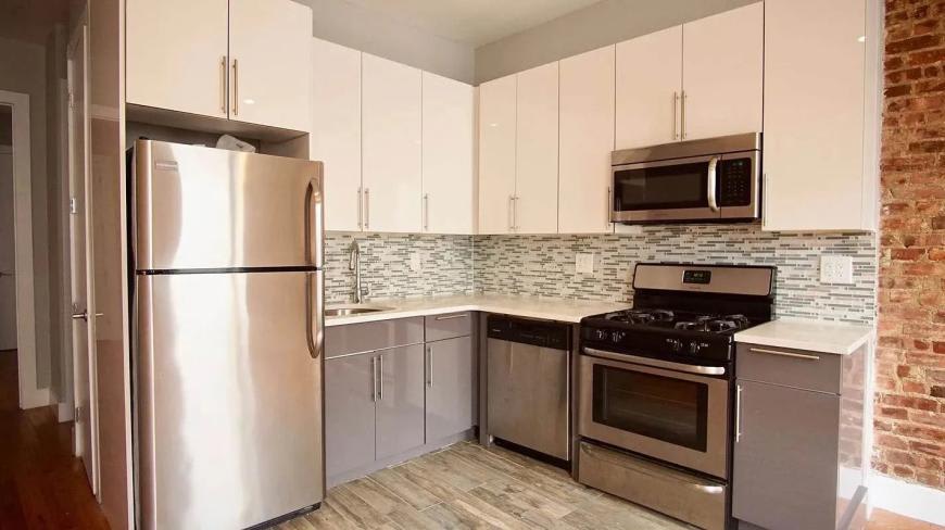 4230 Broadway – photo 1