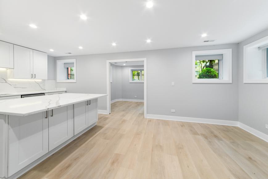 935 West Winona – photo 1