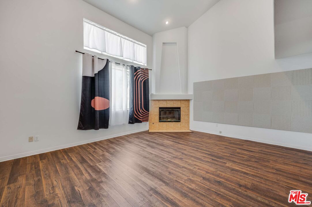 10924 Bloomfield Street – photo 1