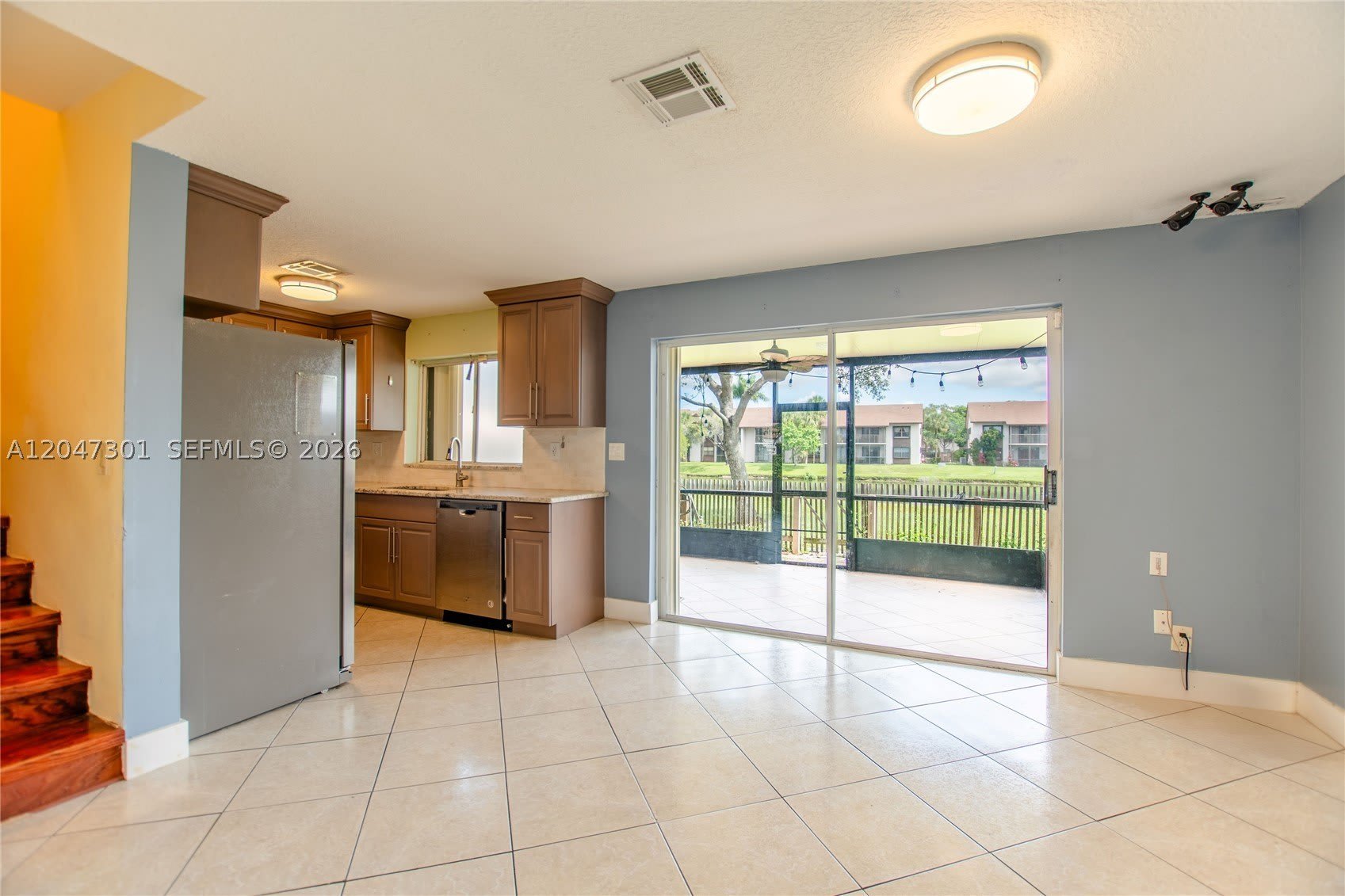 9803 NW 37th St – photo 1