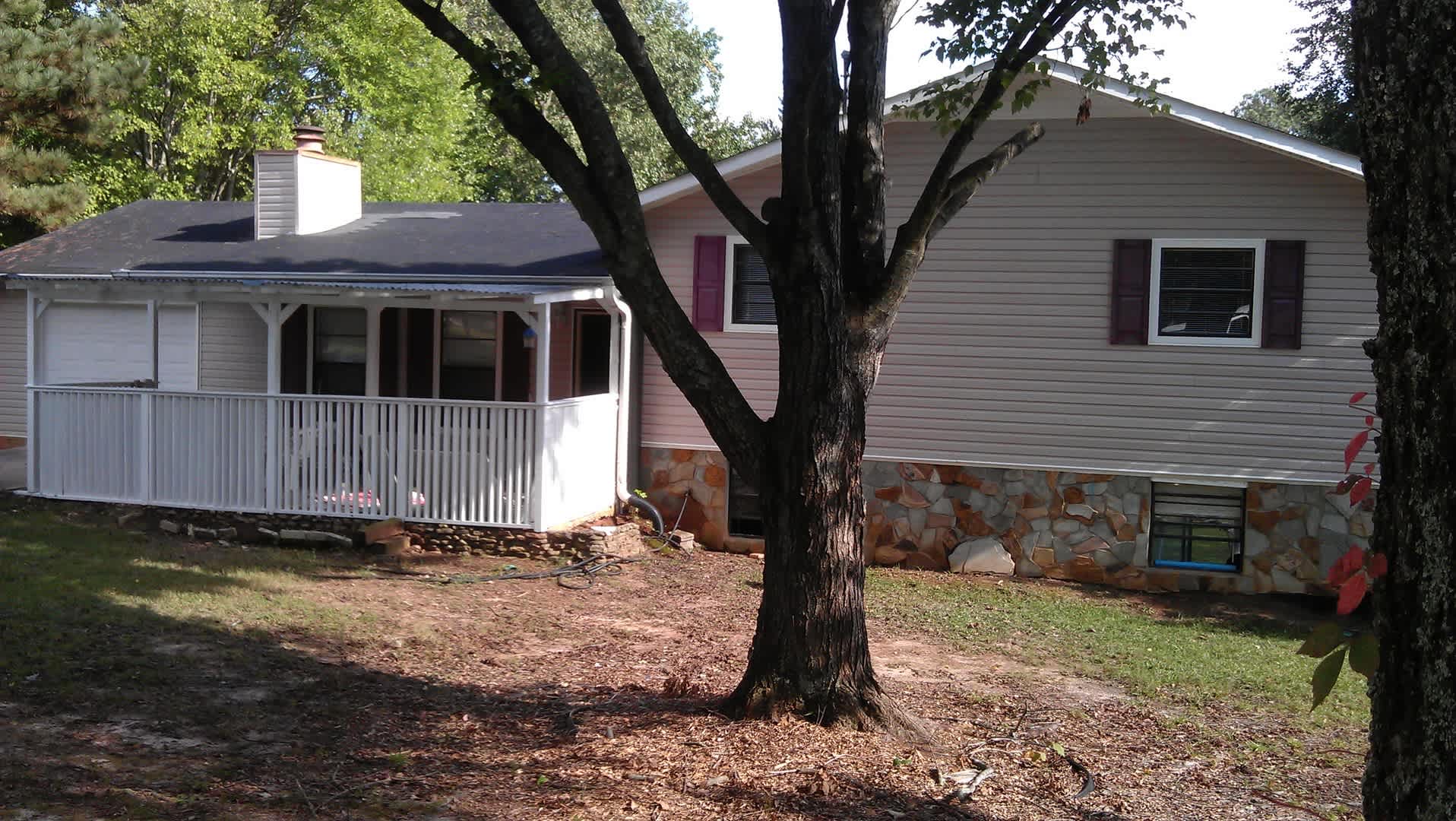 Gorgeous 4 bedroom 2 bath home – photo 1