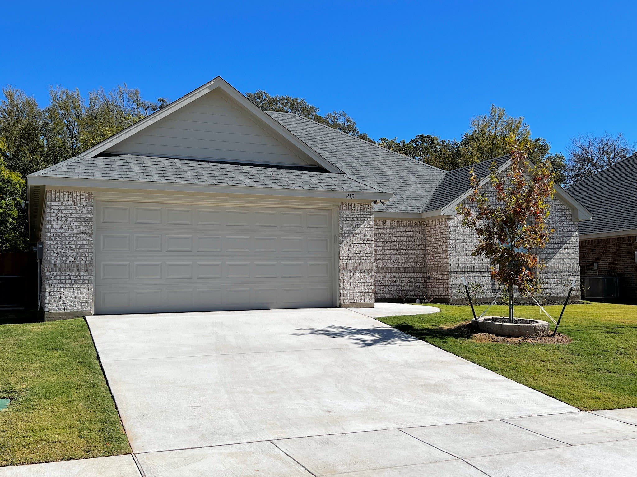 219 Clover Circle – photo 1