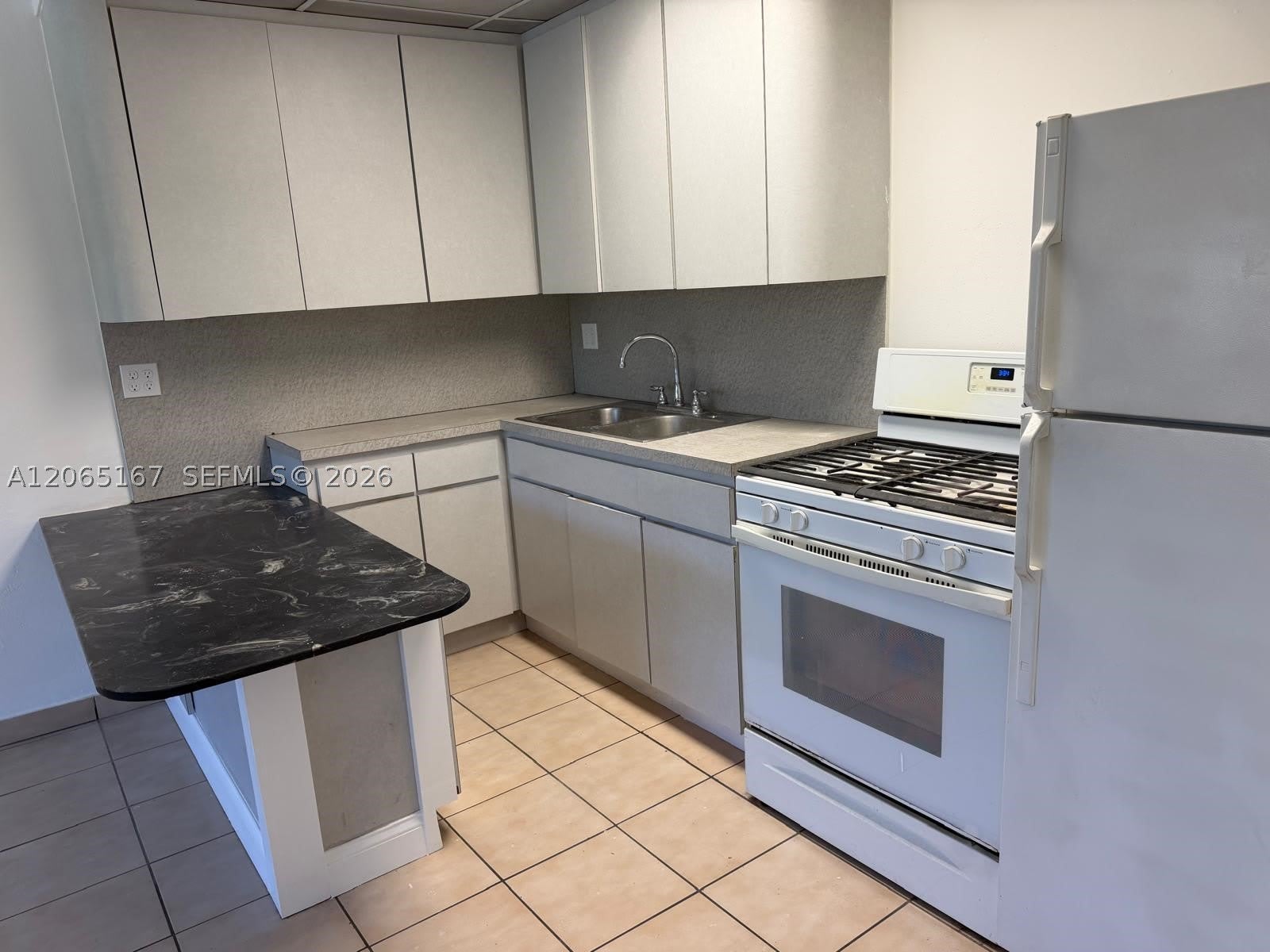 1845 Pembroke Rd – photo 1
