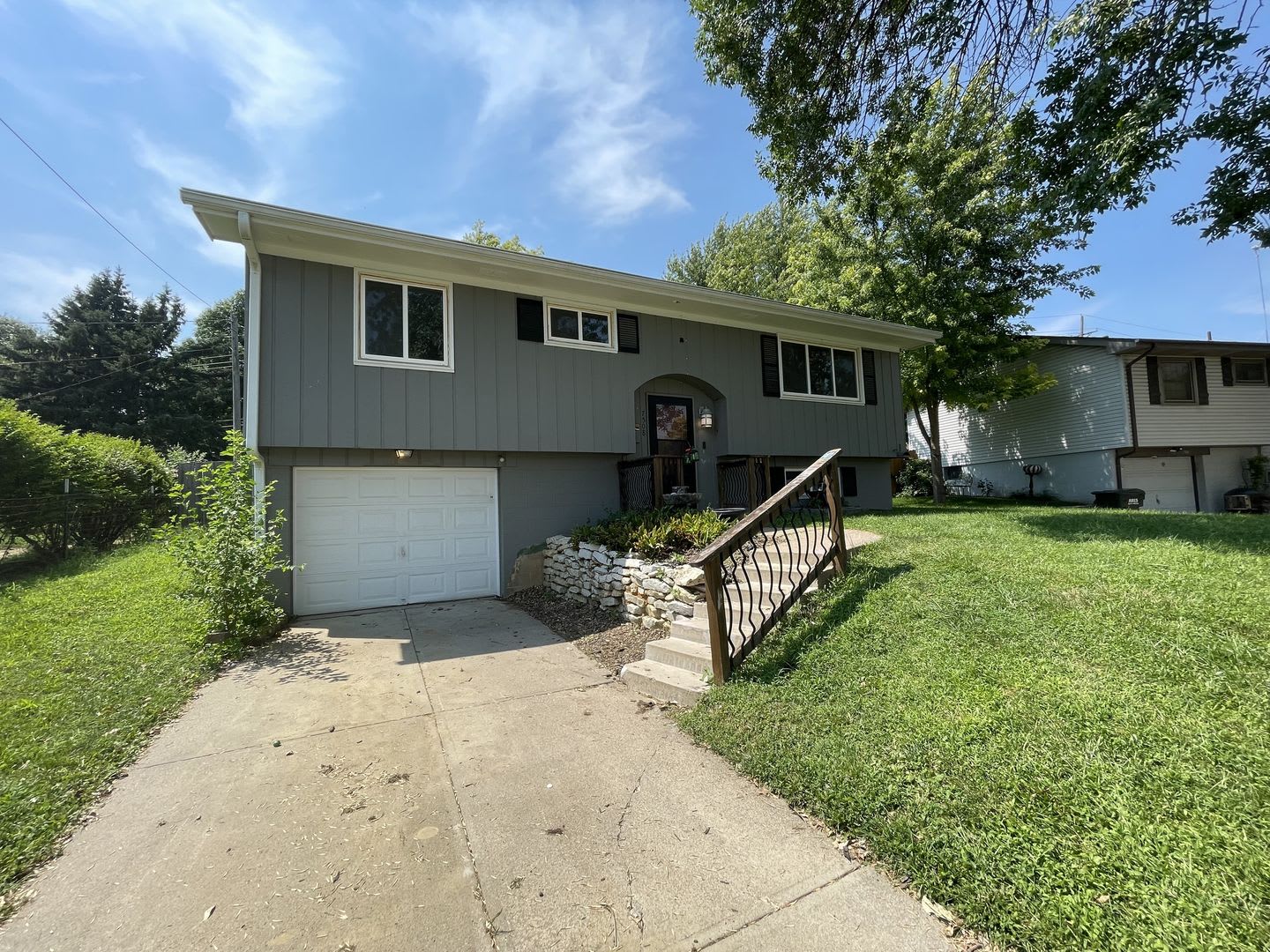 7508 Elm Dr – photo 1 of 8
