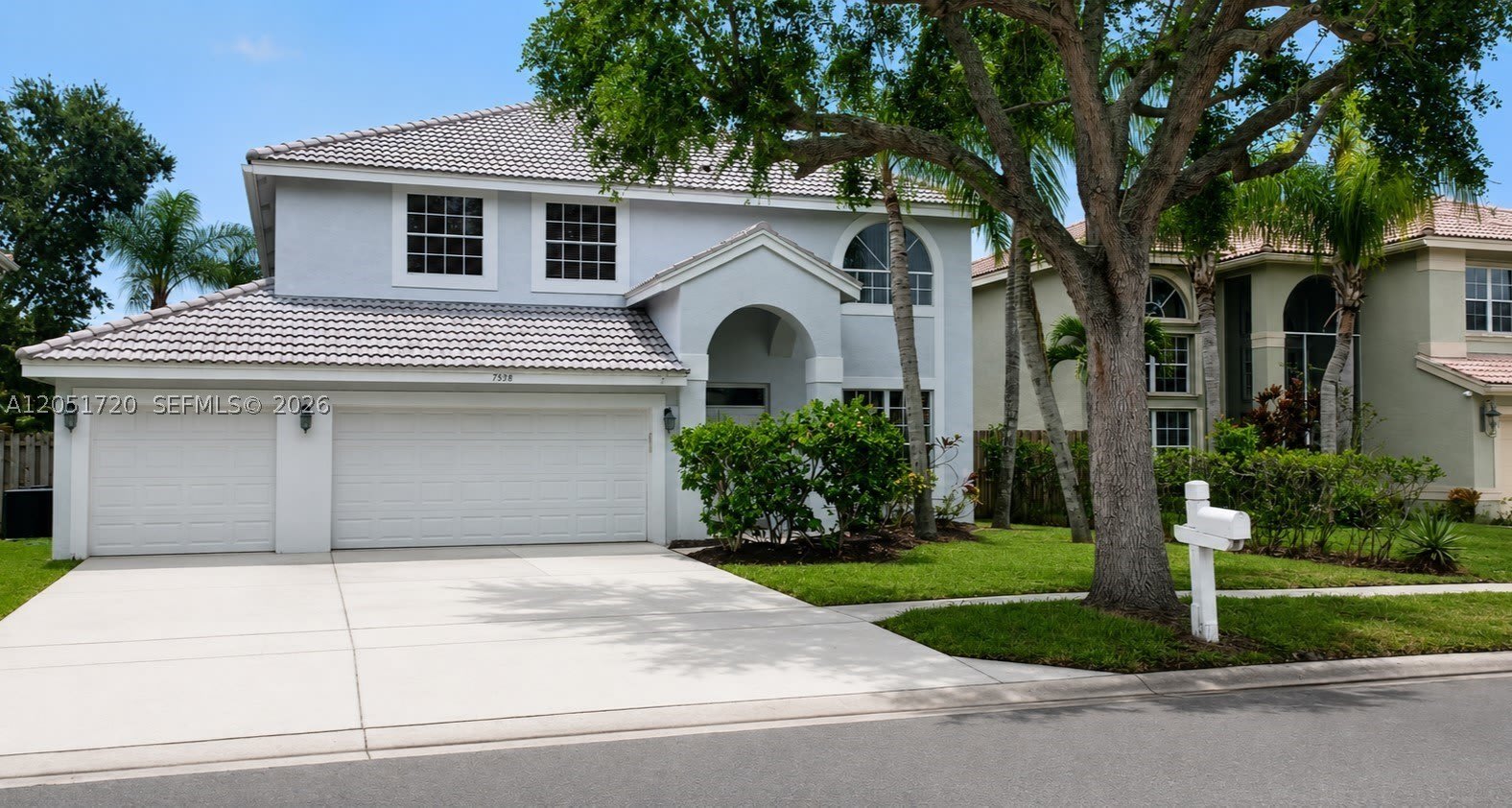 7558 Prescott Ln – photo 1 of 27