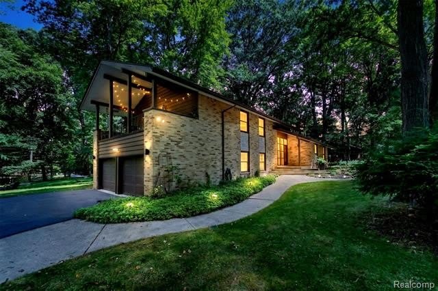 7388 Lindenmere Drive – photo 1