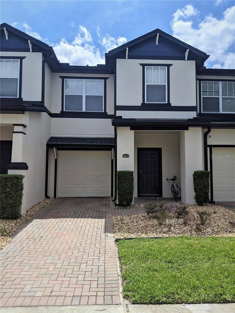 10272 PARK COMMONS Drive – photo 1