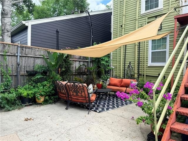 1380 MAGAZINE Street – photo 1