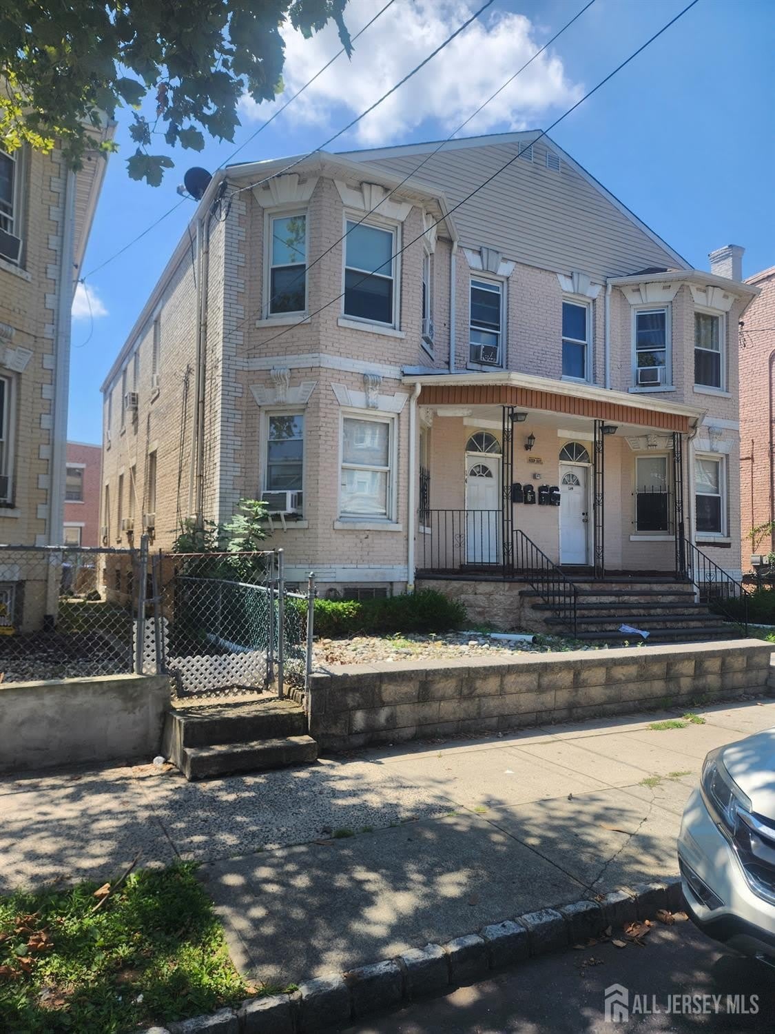 149 Lewis Street