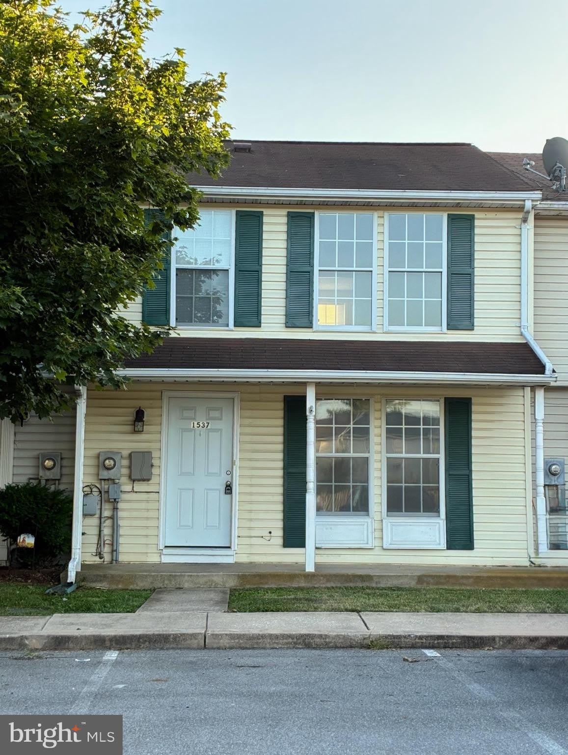 1537 VIOLET Drive – photo 1 of 11